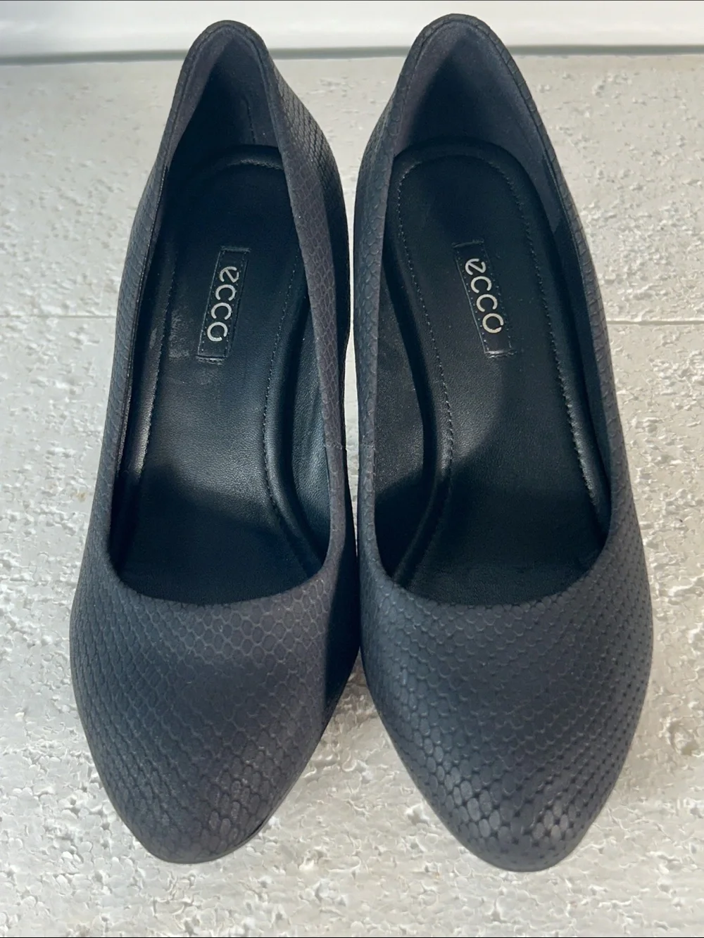 Ecco SZ38 7.5US Black Suede Embossed Leather Heels Classic Office Dressy Old $